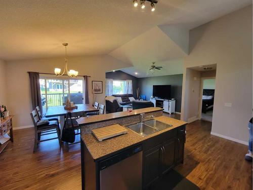 813 10 Street, Fox Creek, AB - Indoor