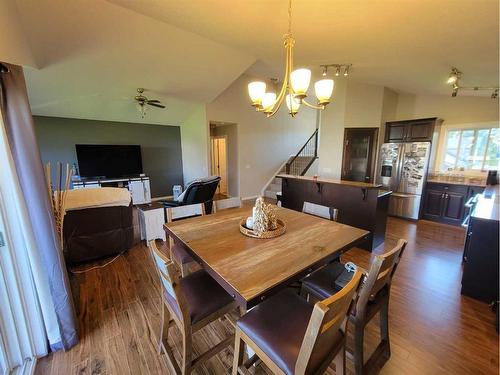 813 10 Street, Fox Creek, AB - Indoor Photo Showing Dining Room