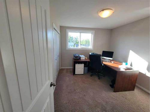 813 10 Street, Fox Creek, AB - Indoor Photo Showing Office