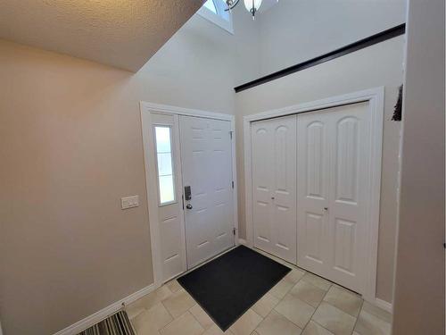 813 10 Street, Fox Creek, AB - Indoor Photo Showing Other Room