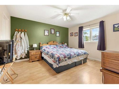 5809 12A Avenue, Edson, AB - Indoor Photo Showing Bedroom