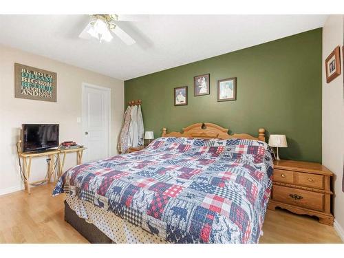 5809 12A Avenue, Edson, AB - Indoor Photo Showing Bedroom