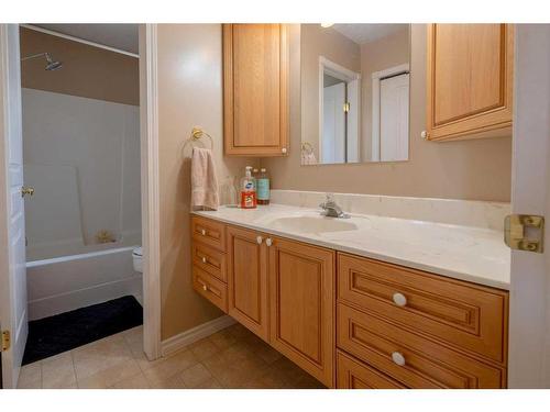 5809 12A Avenue, Edson, AB - Indoor Photo Showing Bathroom