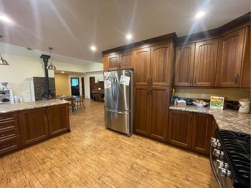 53302 Range Road 164, Rural Yellowhead County, AB - Indoor Photo Showing Kitchen