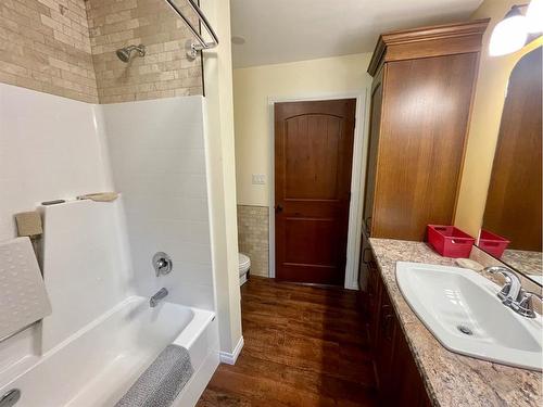 53302 Range Road 164, Rural Yellowhead County, AB - Indoor Photo Showing Bathroom