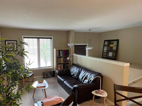 1637 Towne Centre Boulevard, Edmonton, AB - Indoor Photo Showing Other Room