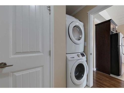 824 11 Street Se, Slave Lake, AB - Indoor Photo Showing Laundry Room