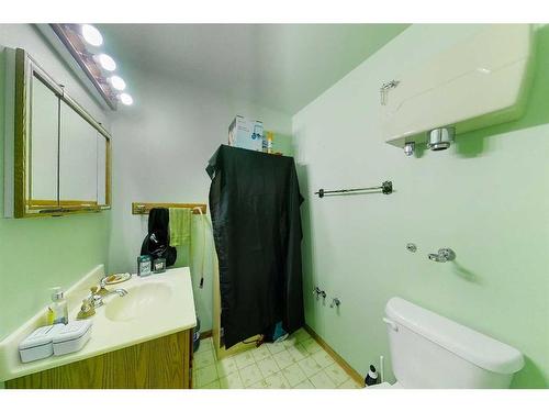 53030 Range Road 172, Rural Yellowhead County, AB - Indoor Photo Showing Bathroom