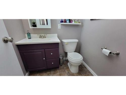 1108 50 Street, Edson, AB - Indoor Photo Showing Bathroom