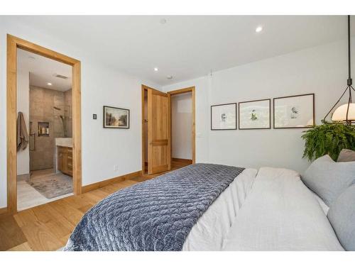 902 16Th Street, Canmore, AB - Indoor Photo Showing Bedroom