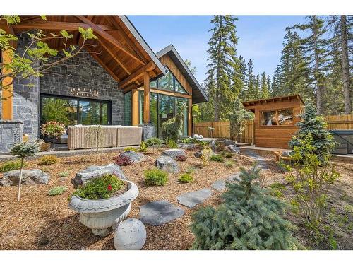 902 16Th Street, Canmore, AB - Outdoor