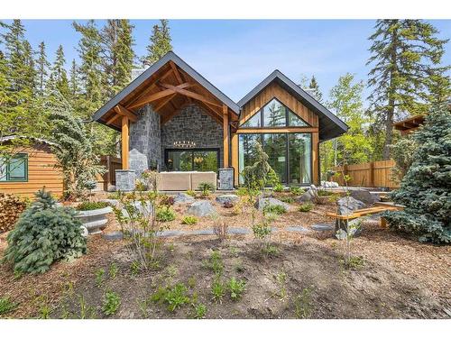 902 16Th Street, Canmore, AB - Outdoor