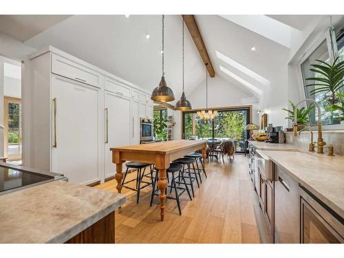 902 16Th Street, Canmore, AB - Indoor Photo Showing Kitchen