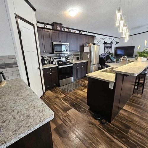 609 40A Street, Edson, AB - Indoor Photo Showing Kitchen