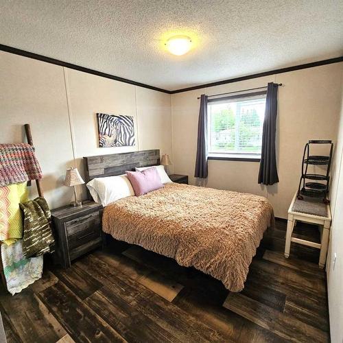 609 40A Street, Edson, AB - Indoor Photo Showing Bedroom