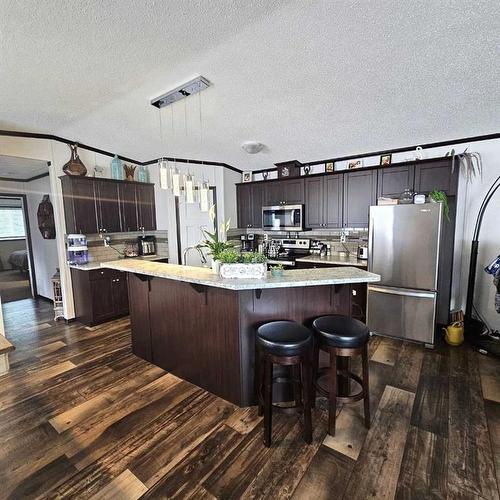 609 40A Street, Edson, AB - Indoor Photo Showing Kitchen With Stainless Steel Kitchen With Upgraded Kitchen
