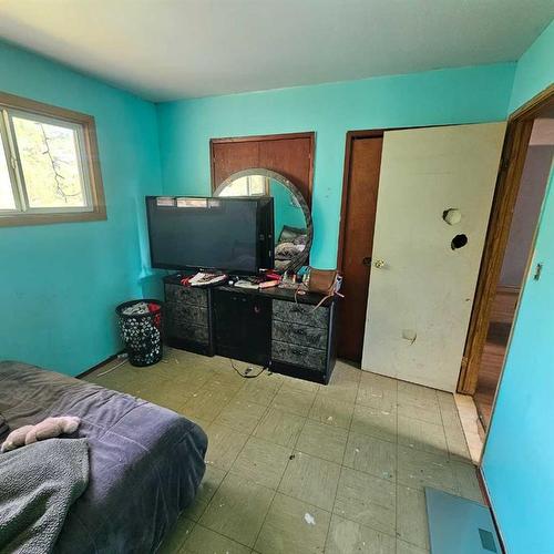 2103 11 Street, Marlboro, AB - Indoor Photo Showing Bedroom