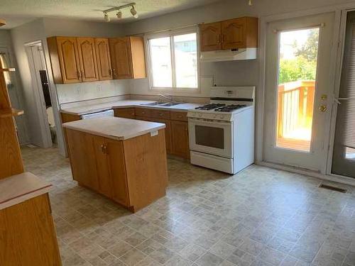 17 Feero Drive, Whitecourt, AB - Indoor Photo Showing Kitchen With Double Sink