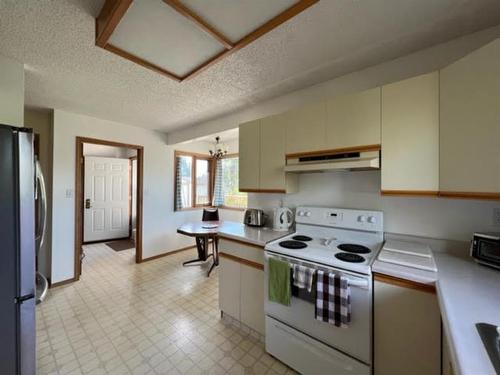 4824 9 Avenue, Edson, AB - Indoor Photo Showing Kitchen