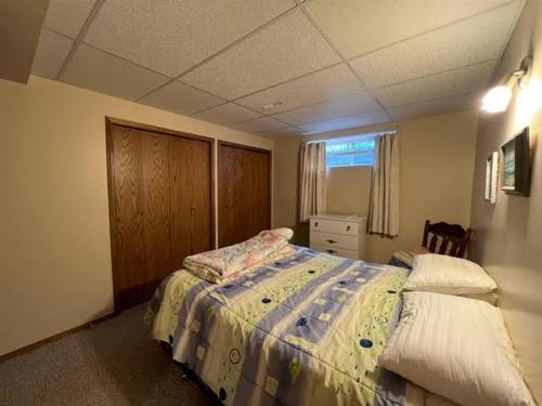 4824 9 Avenue, Edson, AB - Indoor Photo Showing Bedroom