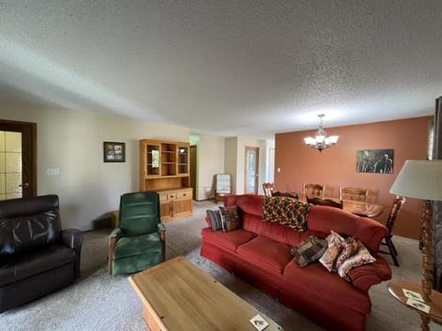 4824 9 Avenue, Edson, AB - Indoor Photo Showing Living Room