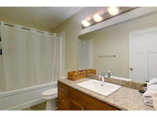 136-116 6 Avenue Ne, Slave Lake, AB - Indoor Photo Showing Bathroom