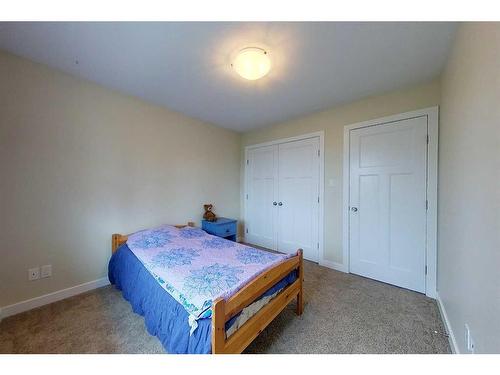 136-116 6 Avenue Ne, Slave Lake, AB - Indoor Photo Showing Bedroom