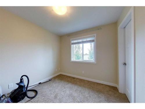 136-116 6 Avenue Ne, Slave Lake, AB - Indoor Photo Showing Other Room