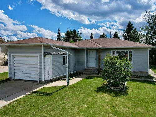 3 Isbister Avenue, Swan Hills, AB - Outdoor