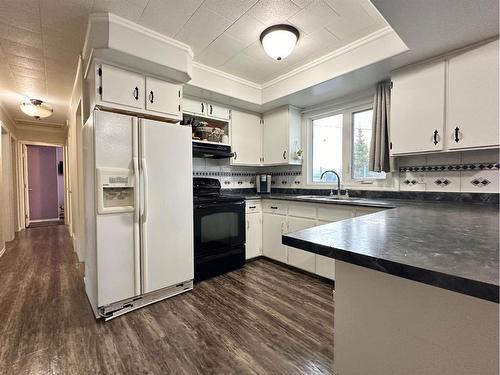 23 Centennial Crescent, Swan Hills, AB - Indoor Photo Showing Kitchen