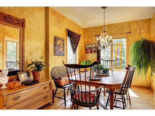 A&B-448 Elk Street, Banff, AB - Indoor Photo Showing Dining Room