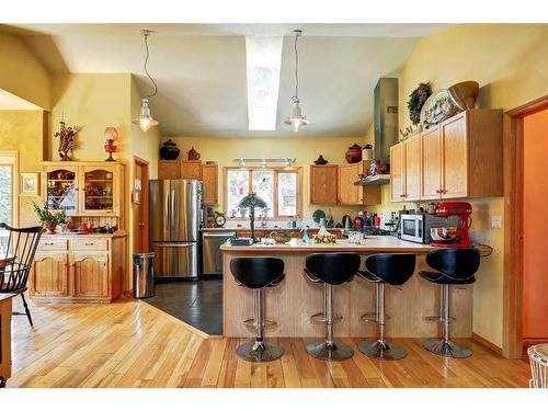 A&B-448 Elk Street, Banff, AB - Indoor Photo Showing Kitchen