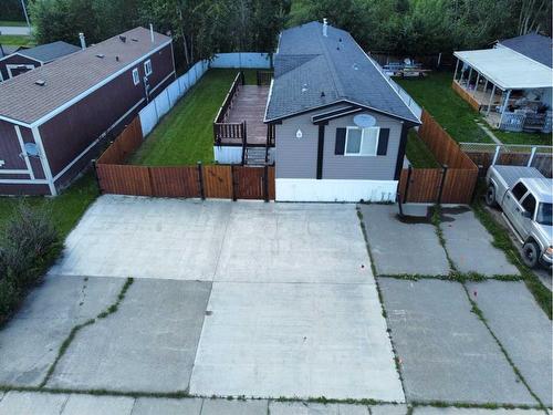 414 10 Street, Fox Creek, AB - Outdoor