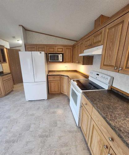 414 10 Street, Fox Creek, AB - Indoor Photo Showing Kitchen