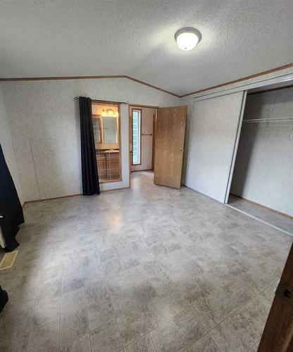 414 10 Street, Fox Creek, AB - Indoor Photo Showing Other Room