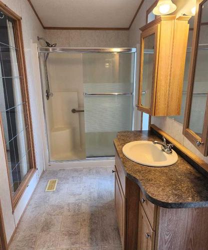 414 10 Street, Fox Creek, AB - Indoor Photo Showing Bathroom