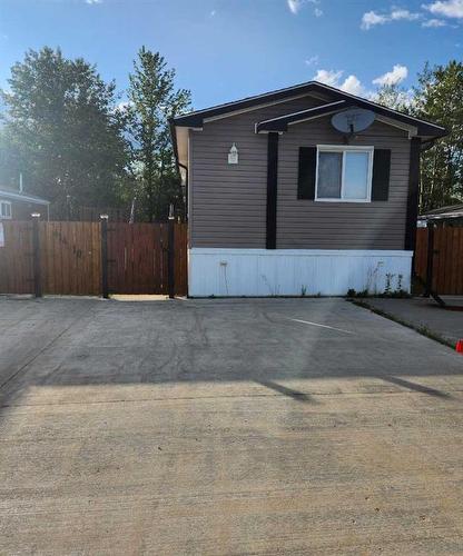 414 10 Street, Fox Creek, AB - Outdoor