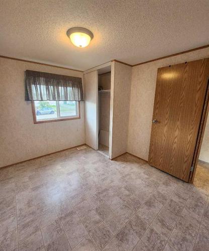 414 10 Street, Fox Creek, AB - Indoor Photo Showing Other Room