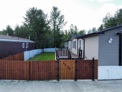 414 10 Street, Fox Creek, AB - Outdoor With Exterior