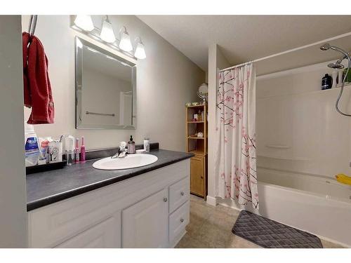 512 2 Avenue Nw, Slave Lake, AB - Indoor Photo Showing Bathroom