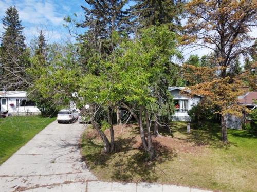 82 Feero Drive, Whitecourt, AB - Outdoor