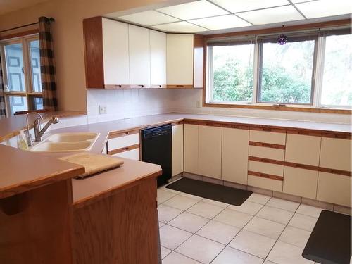 82 Feero Drive, Whitecourt, AB - Indoor Photo Showing Kitchen With Double Sink