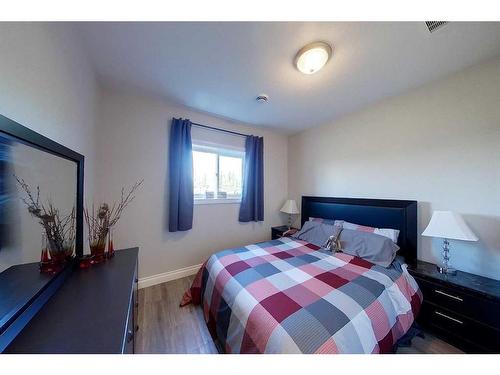 53425A Range Road 175, Rural Yellowhead County, AB - Indoor Photo Showing Bedroom