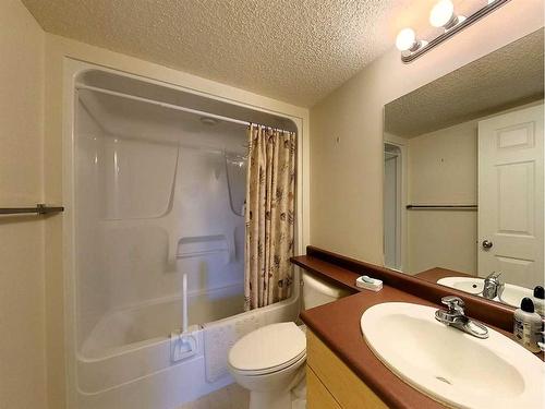 302-777 48 Street, Edson, AB - Indoor Photo Showing Bathroom