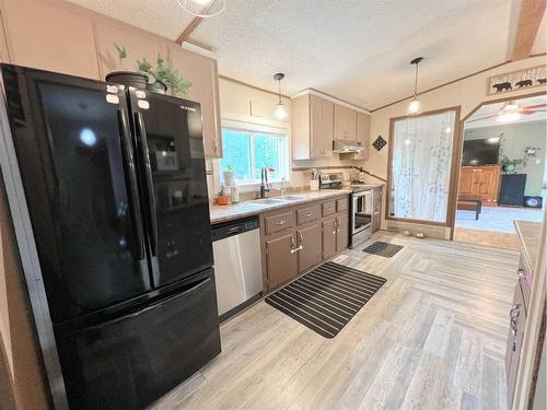 642037 Highway 2, Rural Athabasca County, AB - Indoor Photo Showing Kitchen