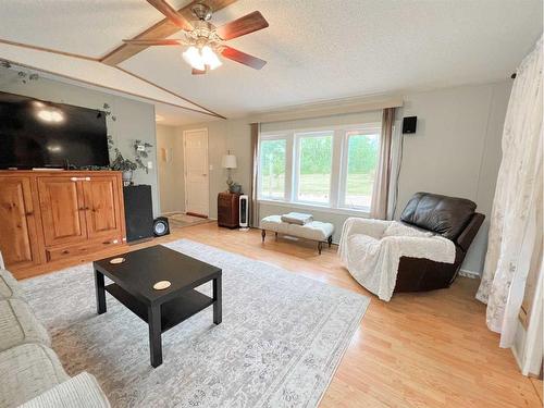 642037 Highway 2, Rural Athabasca County, AB - Indoor Photo Showing Living Room