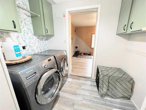 642037 Highway 2, Rural Athabasca County, AB - Indoor Photo Showing Laundry Room