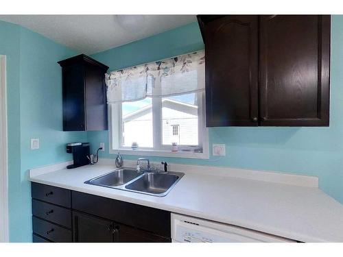 5104 18 Avenue, Edson, AB - Indoor Photo Showing Kitchen With Double Sink