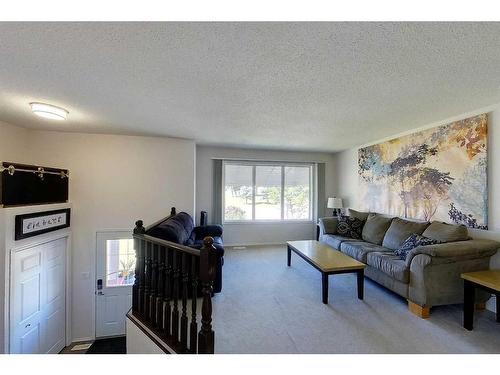 5104 18 Avenue, Edson, AB - Indoor Photo Showing Living Room