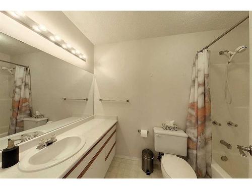 5104 18 Avenue, Edson, AB - Indoor Photo Showing Bathroom